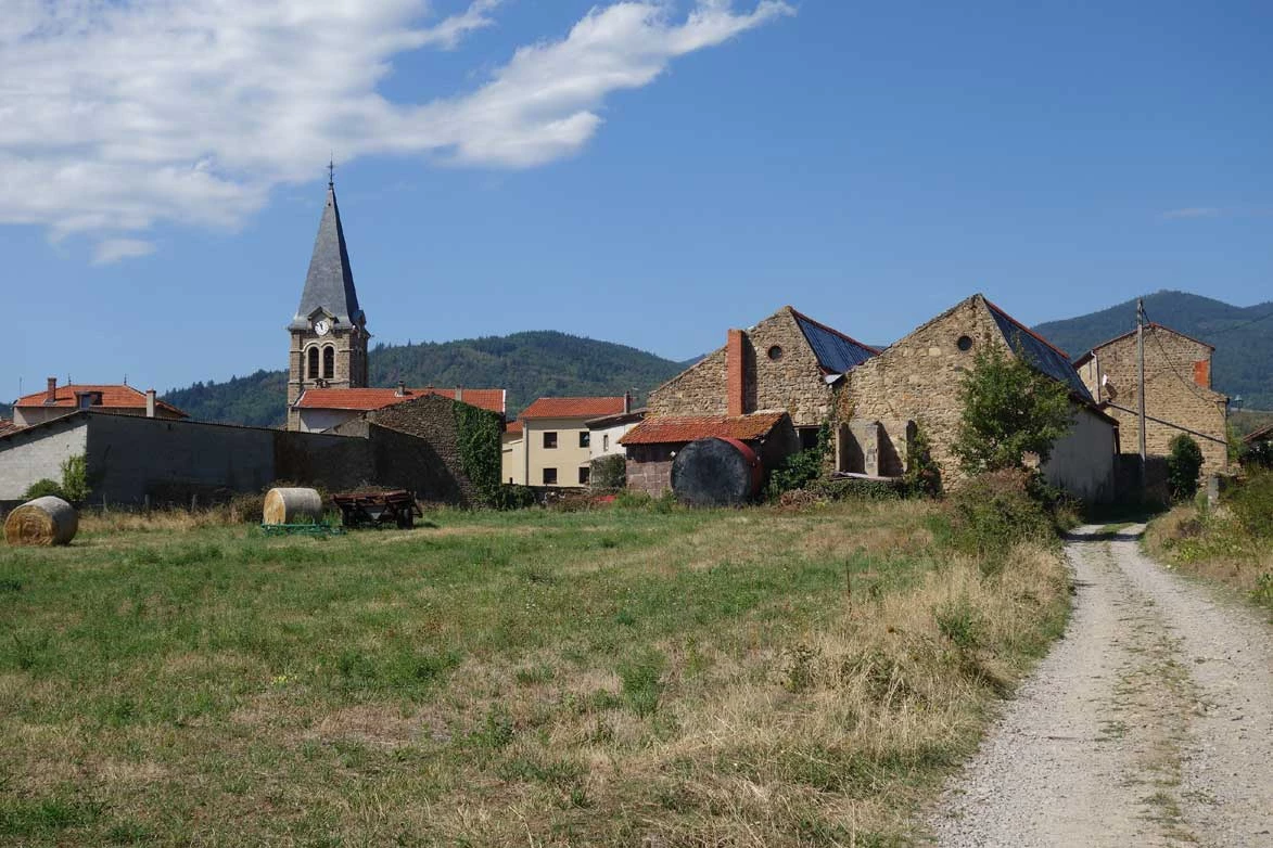 Chemins de Compostelle : Condrieu - Le Puy en Velay - Photo 2