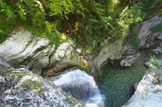 Week-end Canyoning & Via Ferrata Jura - Photo 9