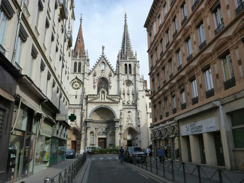 Chemins de Compostelle : Lyon - Montbrison - Massif Central
