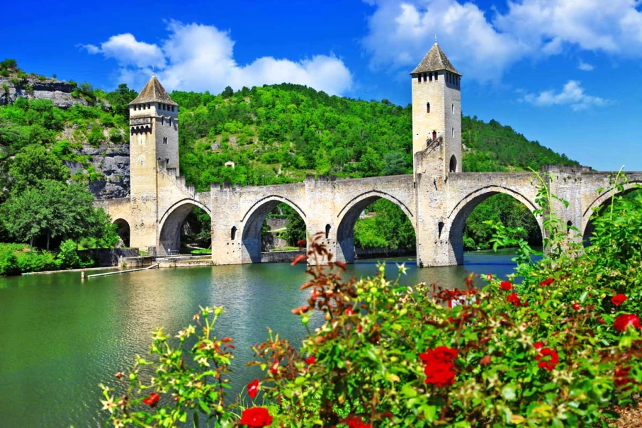 Compostelle à pied et en bus : Le Puy - Cahors - Massif Central